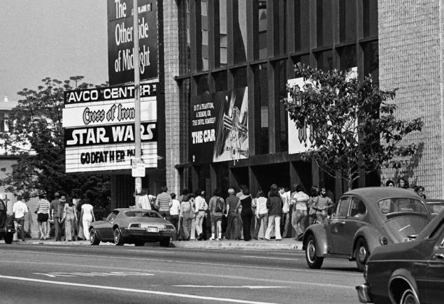 The organic blockbuster: the original release of "Star Wars."